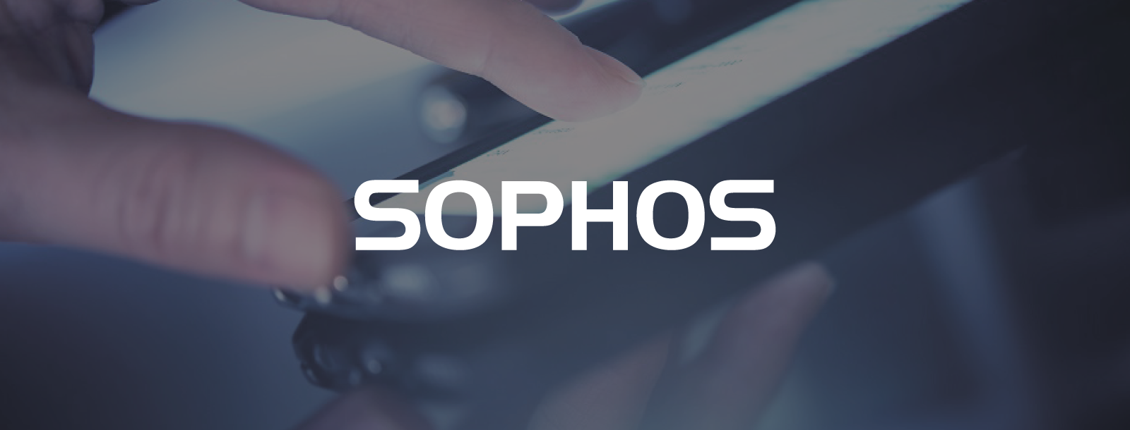 Apple App Store i Google Play zalewają fałszywe aplikacje udające ChatGPT – raport Sophos
