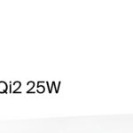Grafika promocyjna marki Belkin przedstawiająca nowoczesne ładowarki bezprzewodowe Qi2 o mocy 25W w kolorze białym i czarnym. Na środku widoczny jest napis: ‘Nowa era ładowania z Qi2 25W’. W tle zielony symbol błyskawicy symbolizujący szybkie ładowanie.